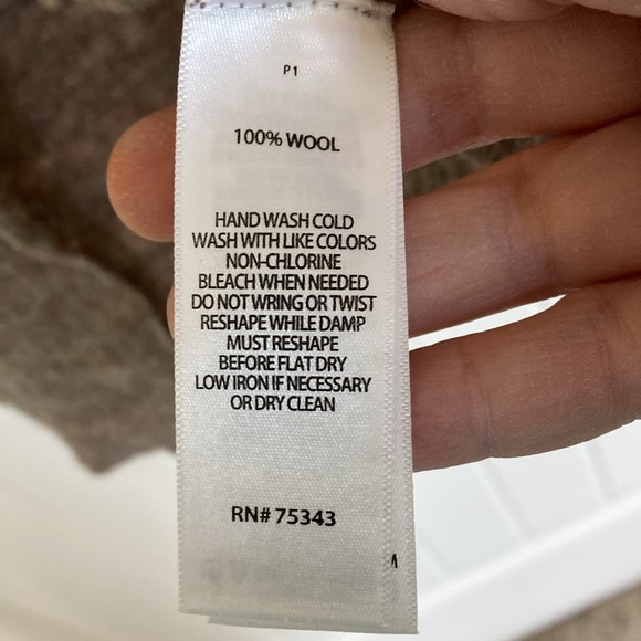 St. Tropez Womens Extra Fine Merino Wool Vest Size L Beige Taupe Long Line - Picture 6 of 9